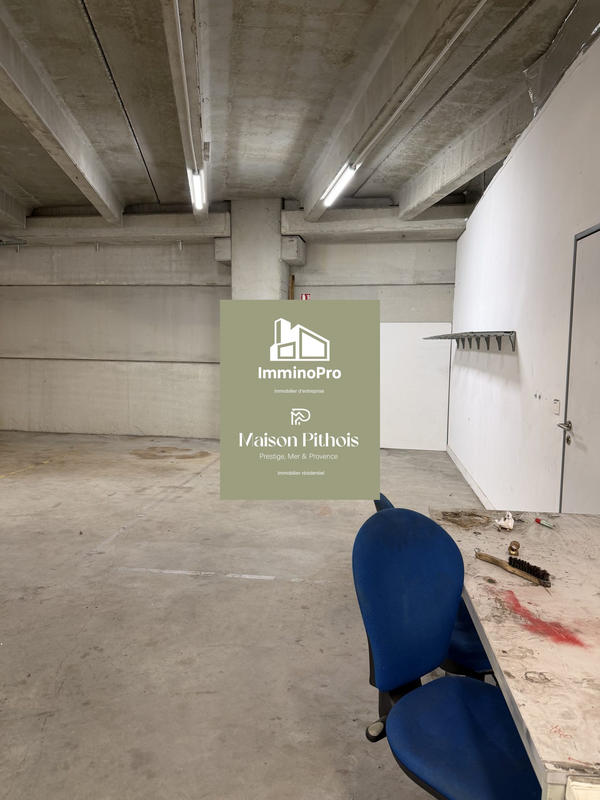 Entrepôt - 283 m²