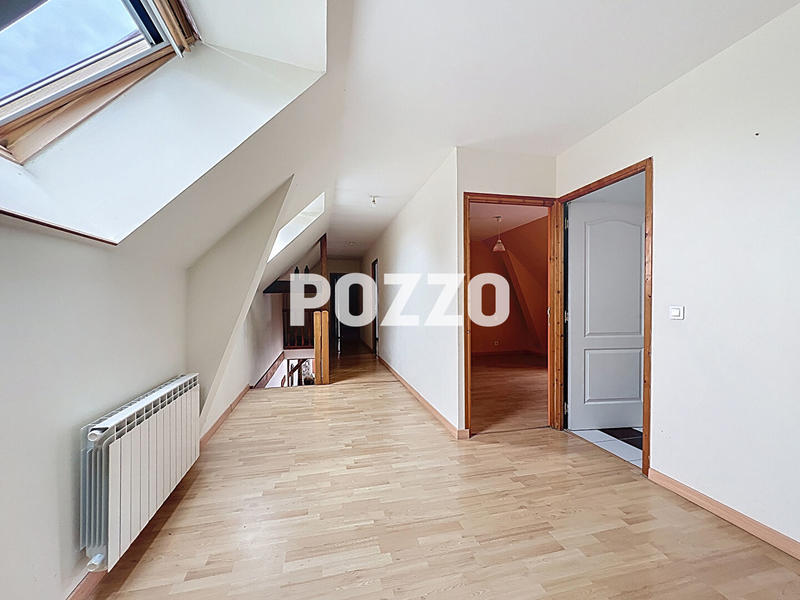 Maison - 255 m² - 7 pièces