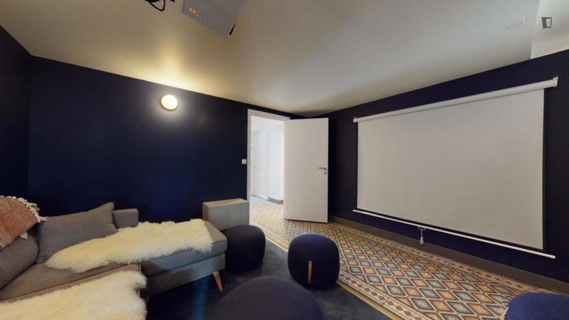 Chambre - 11 m² - 15 pièces