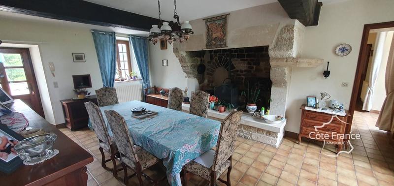 Propriété - 207 m² - 7 pièces