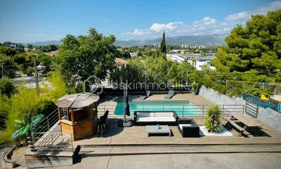 Maison - 173 m² - 6 pièces