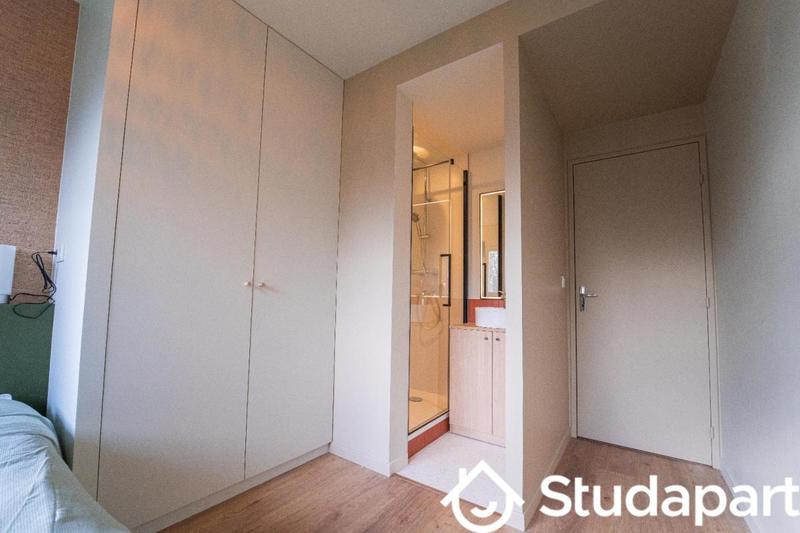 Chambre - 11 m² - 1 pièce