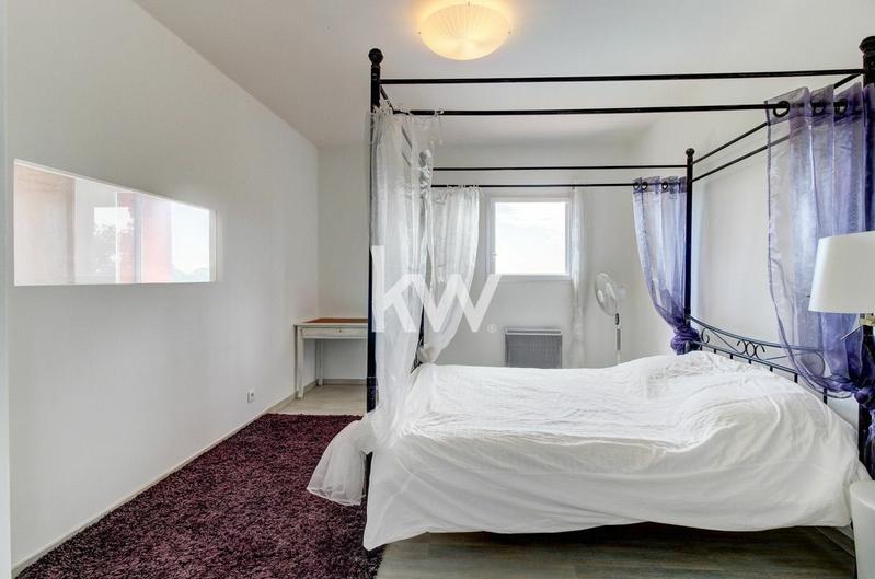 Maison - 230 m² - 8 pièces