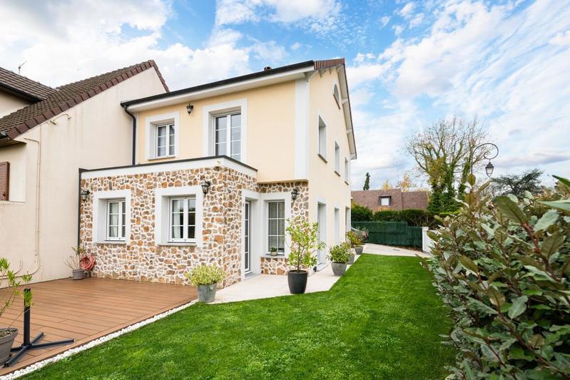Maison - 140 m² - 5 pièces