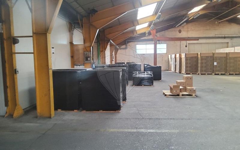 Local commercial - 2 550 m² - 1 pièce