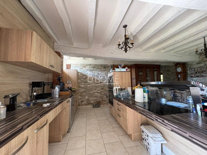 Propriété - 280 m² - 8 pièces