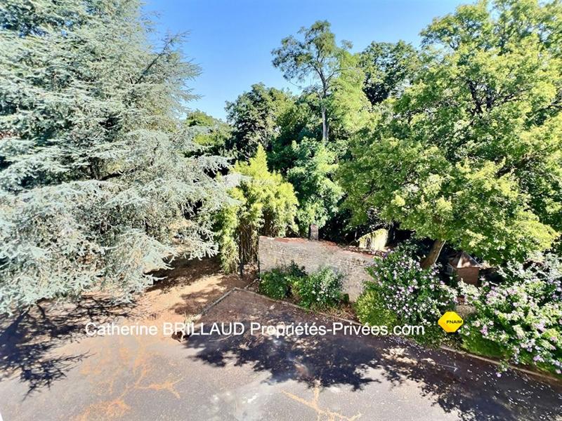 Maison - 1 154 m² - 35 pièces