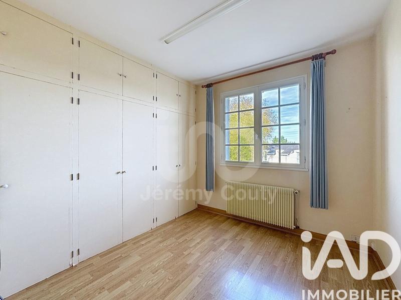 Maison - 239 m² - 9 pièces