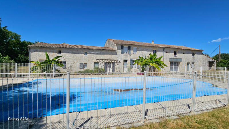 Maison - 400 m² - 11 pièces