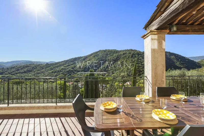 Villa - 208 m² - 6 pièces