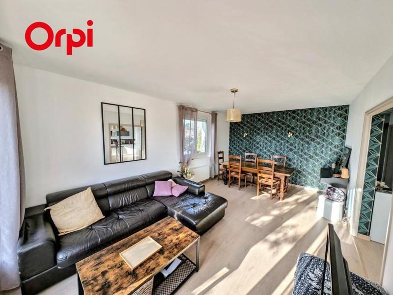 Maison - 250 m² - 8 pièces