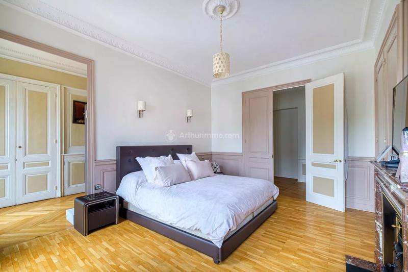 Appartement - 160 m² - 7 pièces