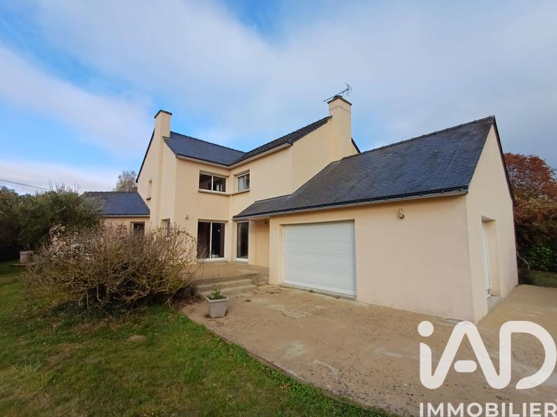 Maison - 211 m² - 6 pièces