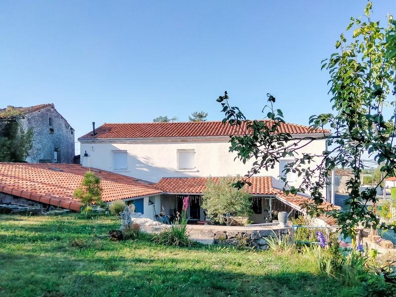 Maison - 163 m² - 6 pièces