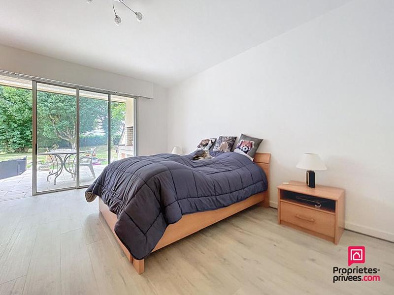 Maison - 280 m² - 10 pièces