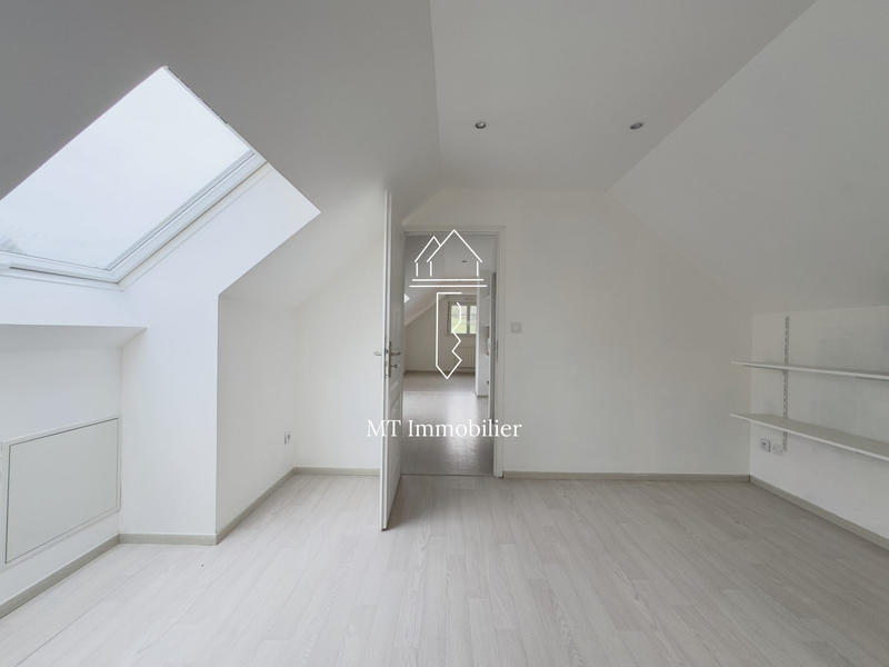 Maison - 141 m² - 8 pièces