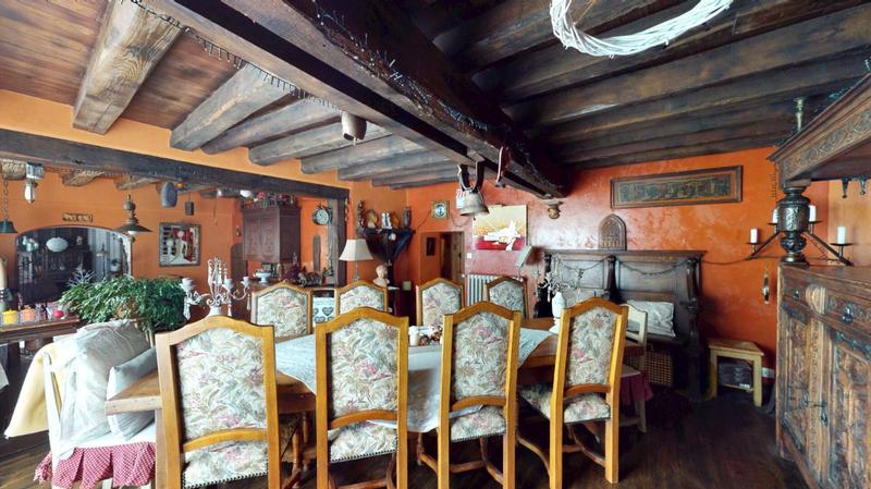 Maison - 230 m² - 8 pièces