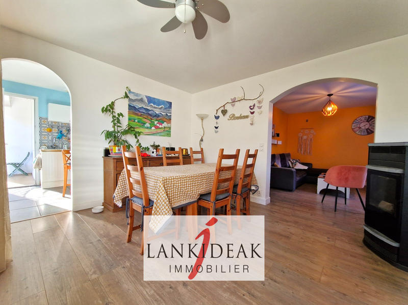 Maison - 121 m² - 7 pièces