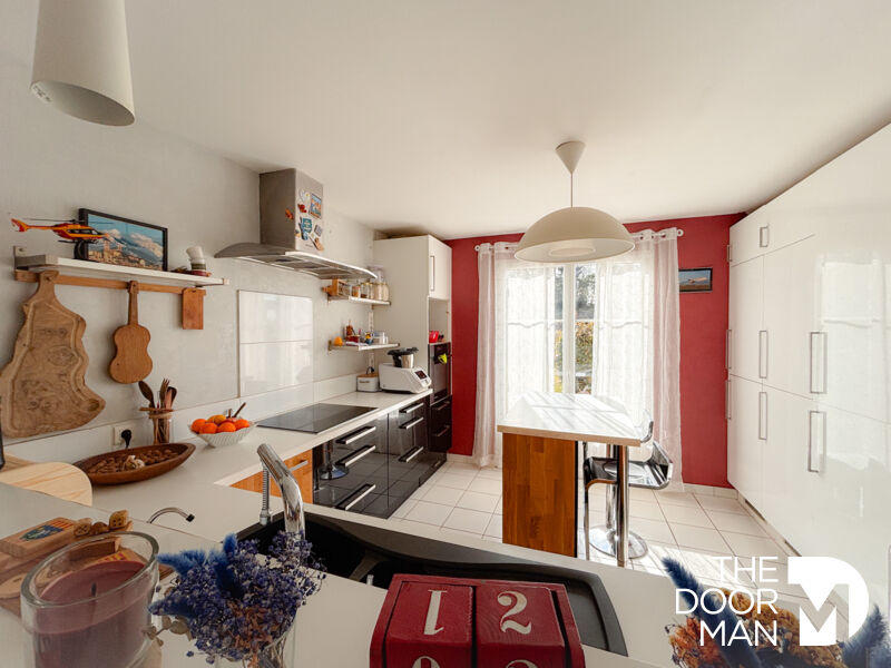 Maison - 185 m² - 8 pièces