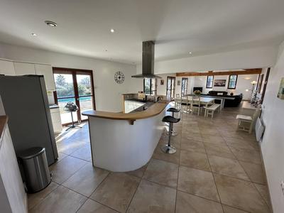 Villa - 245 m² - 8 pièces