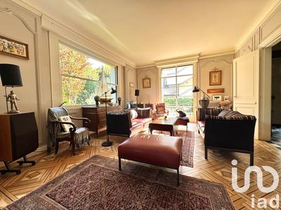 Maison - 238 m² - 8 pièces