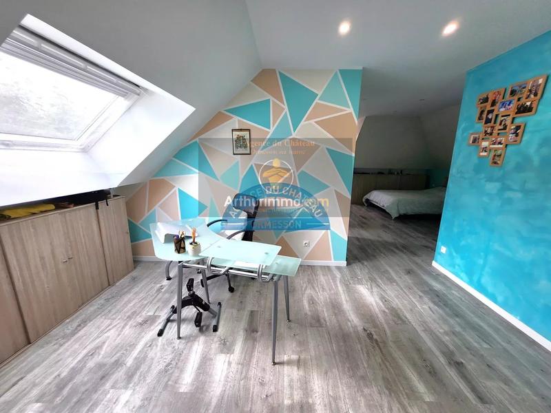 Maison - 240 m² - 9 pièces