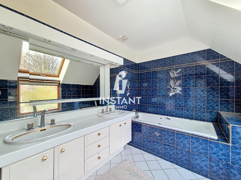 Maison - 138 m² - 6 pièces