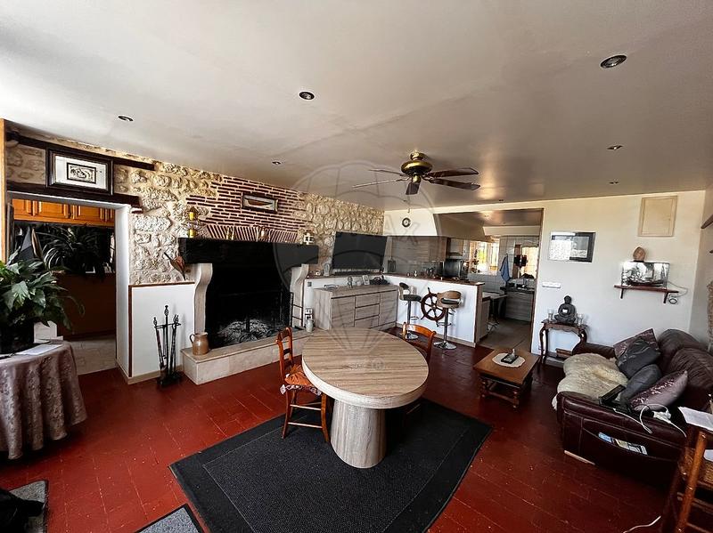 Maison - 427 m² - 12 pièces