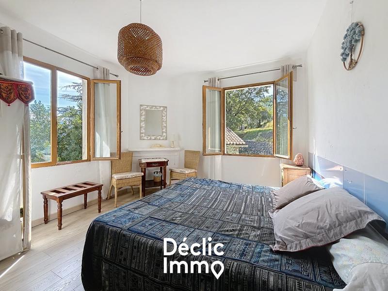 Maison - 440 m² - 16 pièces