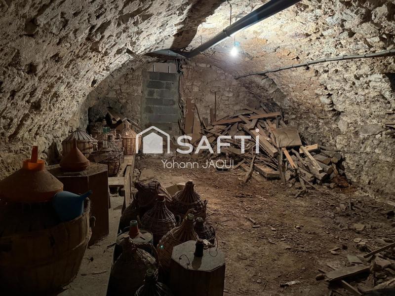 Maison - 242 m² - 10 pièces