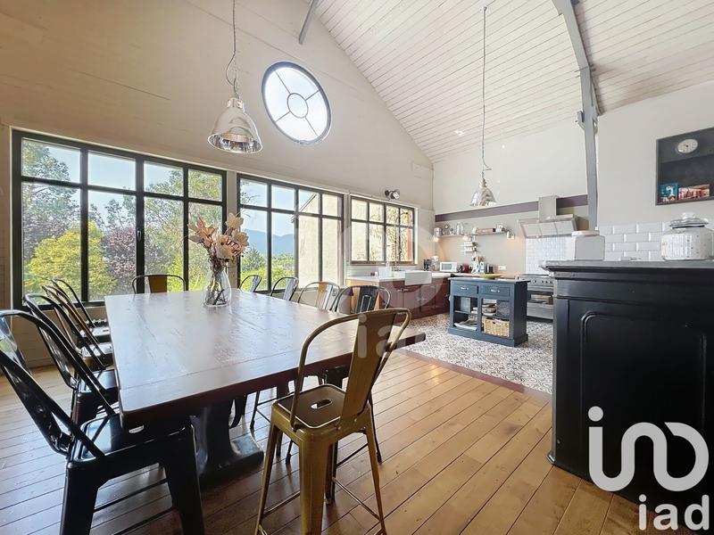 Maison - 270 m² - 5 pièces