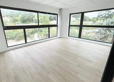 Local commercial - 134 m² - 5 pièces