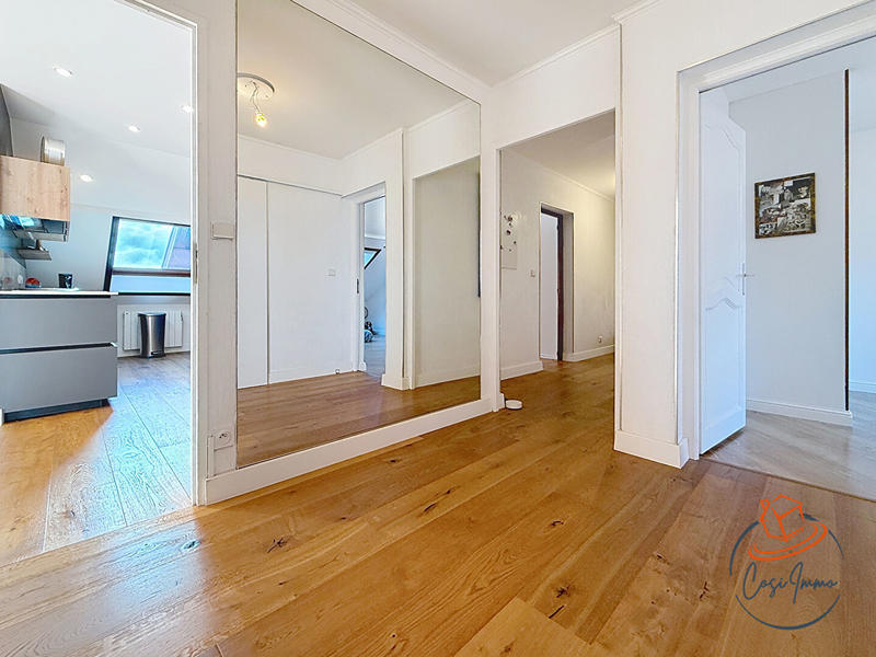 Appartement - 200 m² - 5 pièces