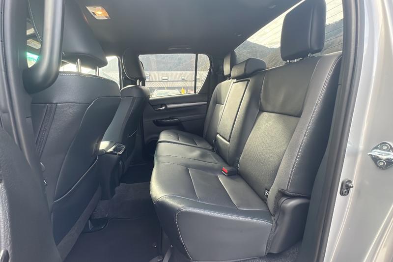 Toyota Hilux 2.8 204 Bva Invincible 4p