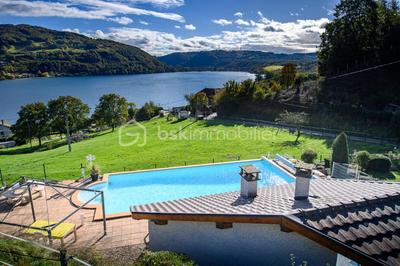 Maison - 230 m² - 7 pièces