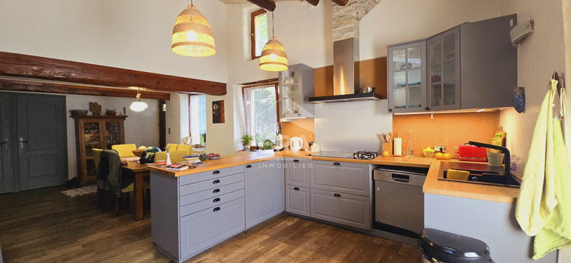 Maison - 136 m² - 6 pièces