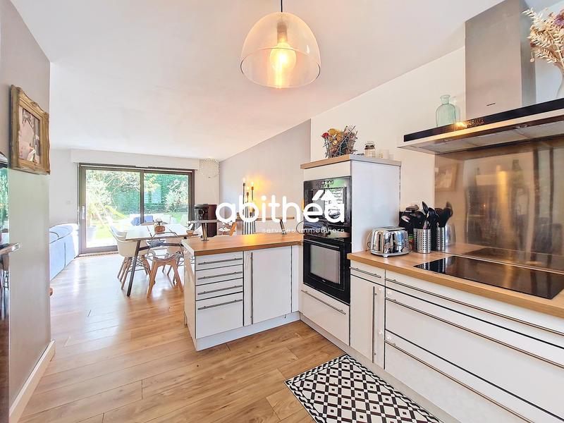 Maison - 95 m² - 5 pièces