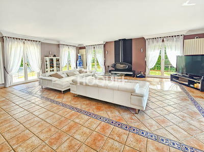 Maison - 340 m² - 10 pièces