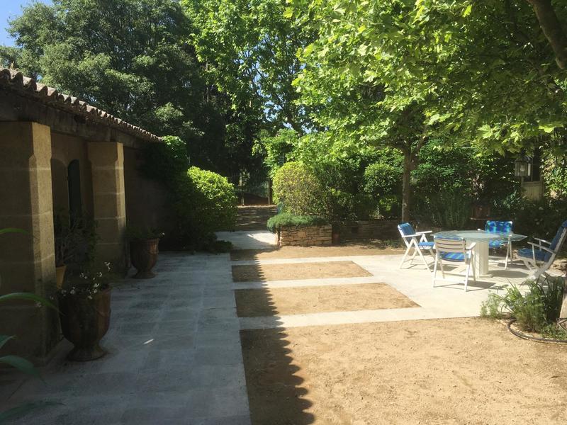 Maison - 323 m² - 10 pièces