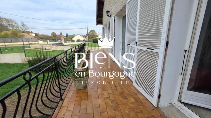 Maison traditionnelle - 174 m² - 7 pièces