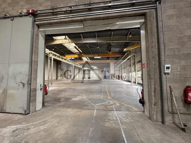 Entrepôt - 2 816 m²