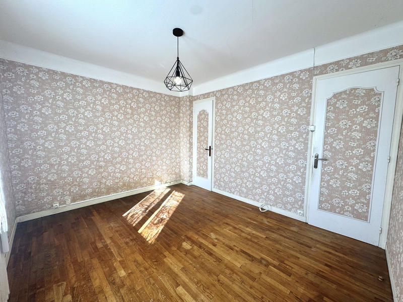 Maison - 80 m² - 5 pièces