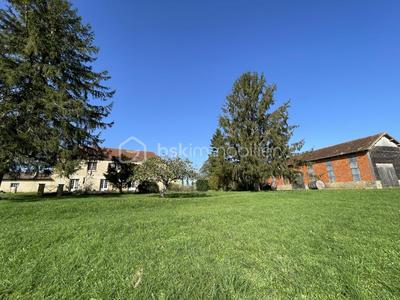 Propriété - 219 m² - 7 pièces