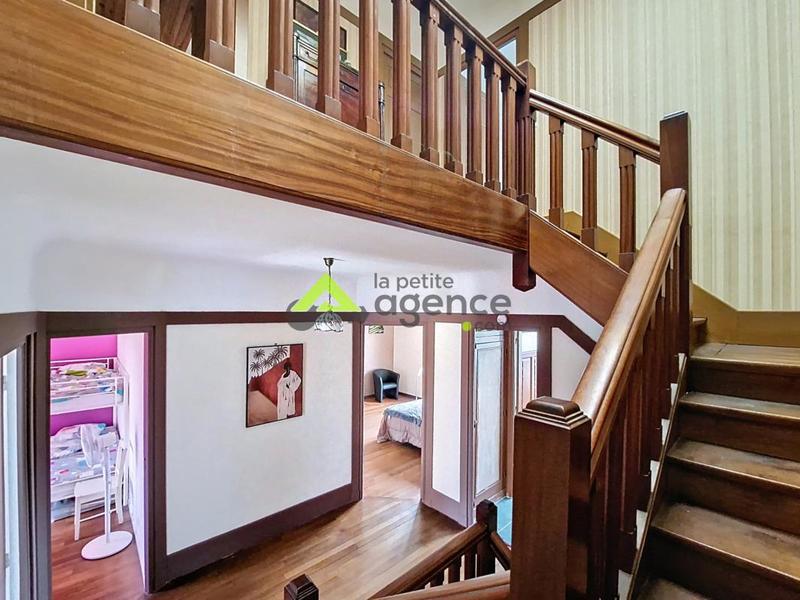 Maison - 170 m² - 8 pièces