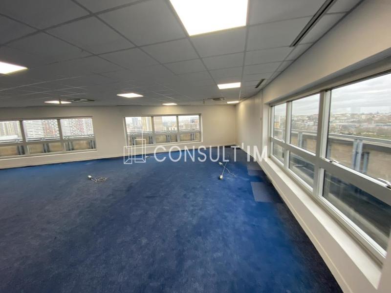 Bureau - 1 028 m²