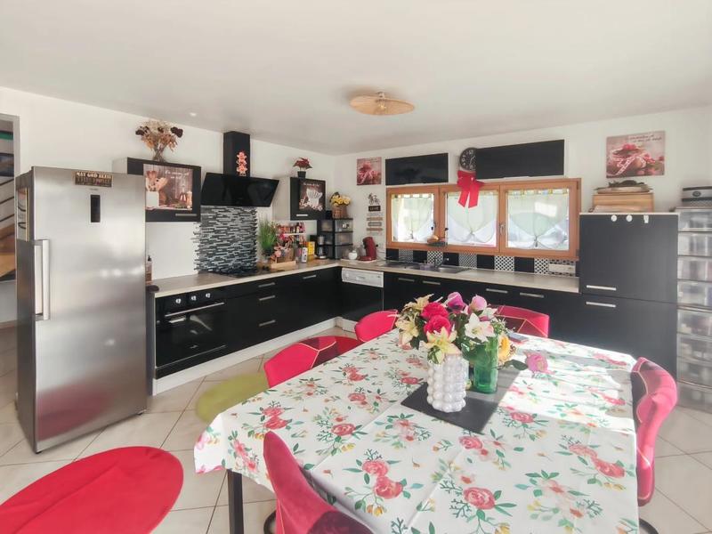 Maison - 140 m² - 5 pièces