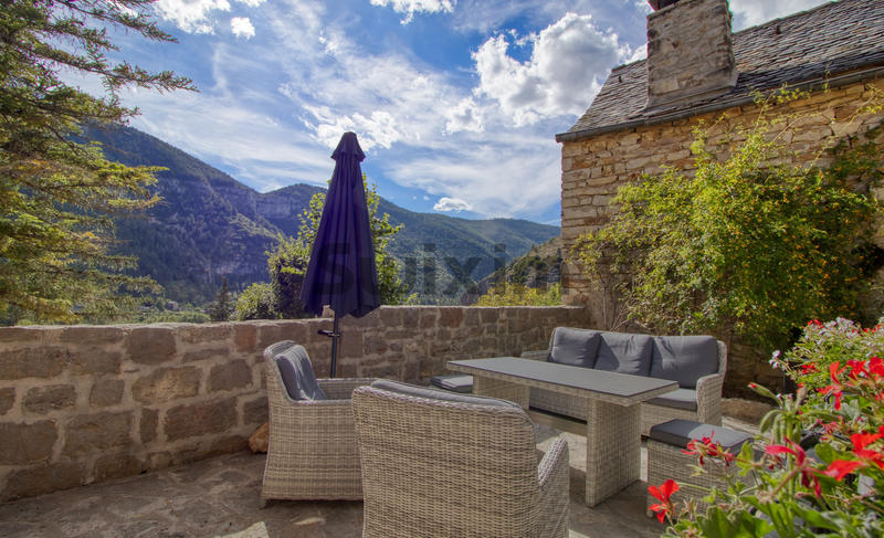 Propriété - 430 m² - 15 pièces