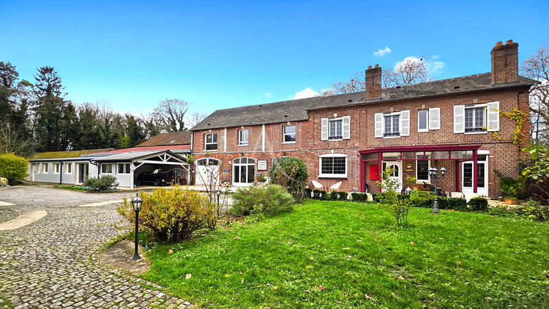 Maison - 350 m² - 8 pièces