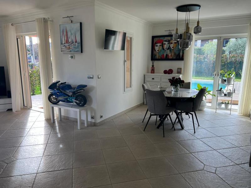 Maison - 114 m² - 4 pièces