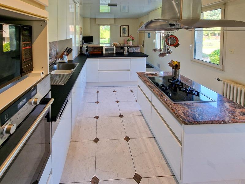 Propriété - 320 m² - 9 pièces